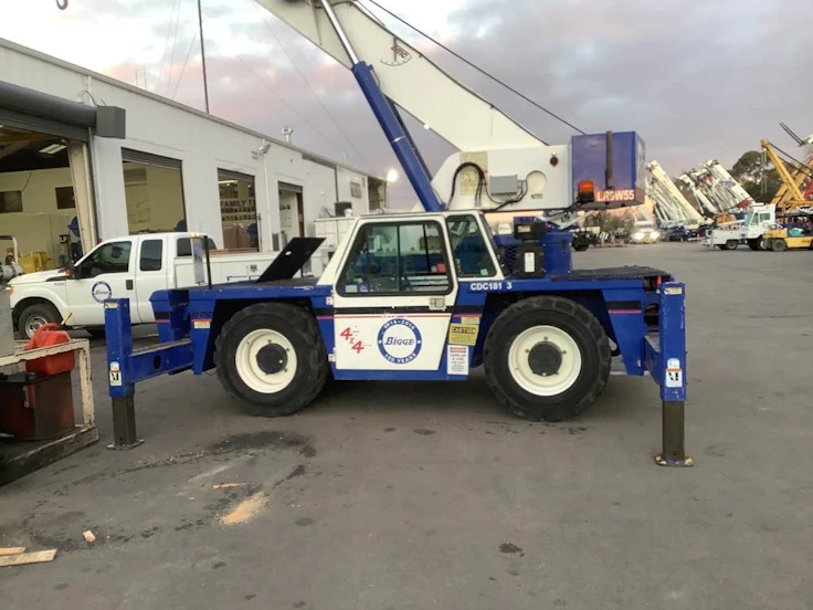 Broderson IC250E Load Chart and Specifications