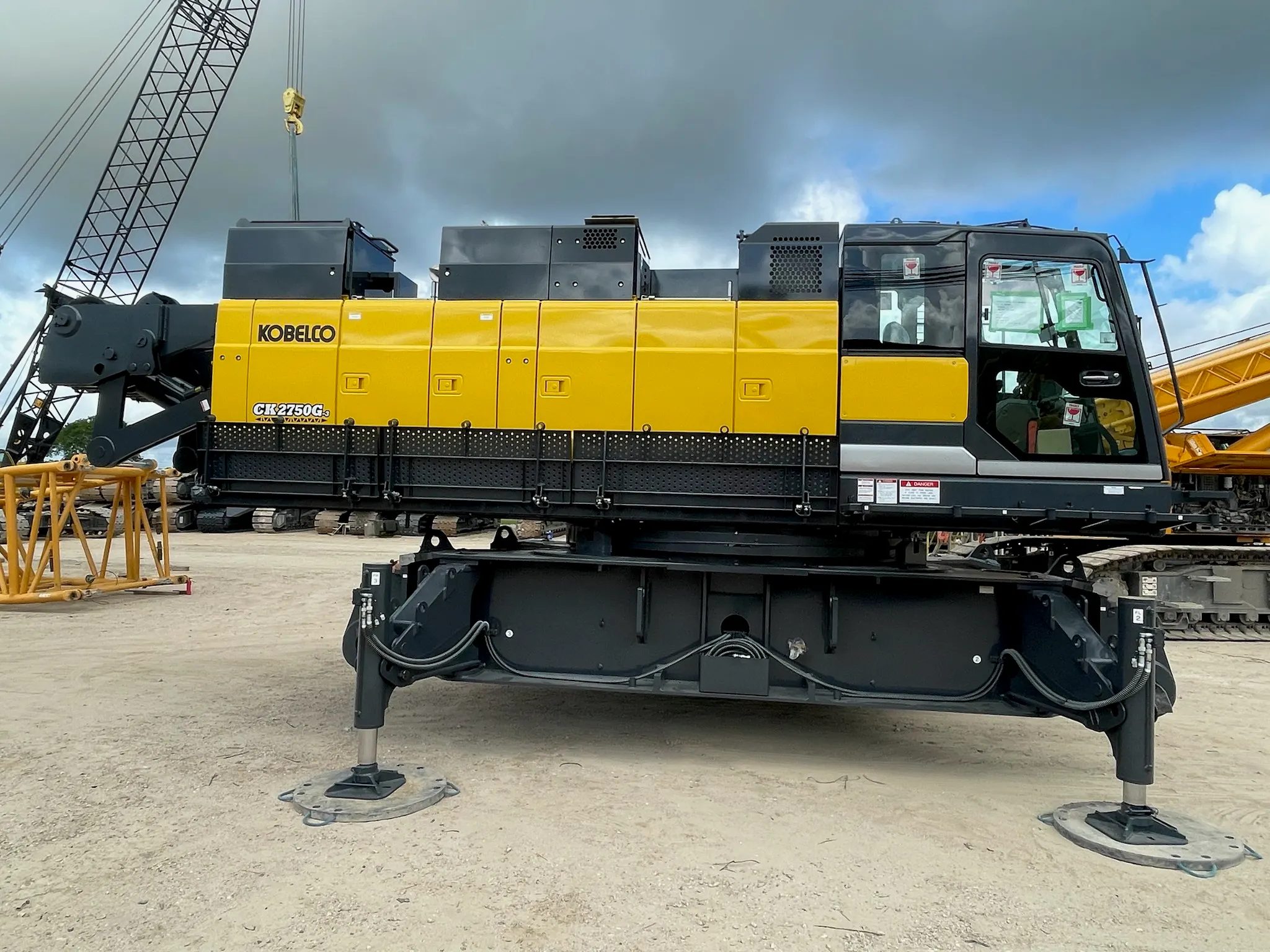 Manitowoc 999 Crane Overview and Specifications