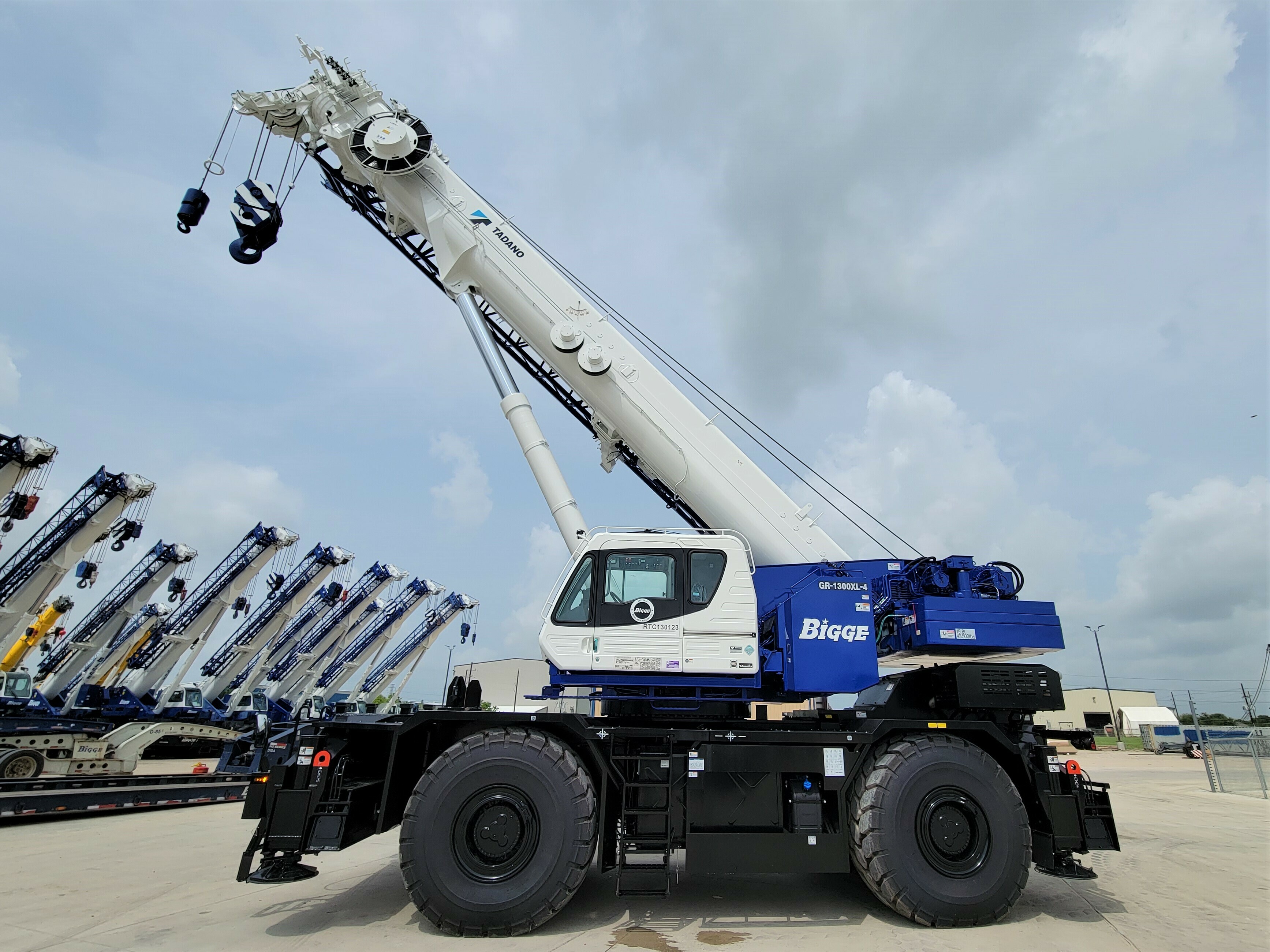 Tadano GR-1300XL-4 Crane Overview and Specifications | Bigge.com