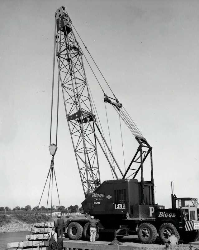 1963 - P&H 890 Truck Crane